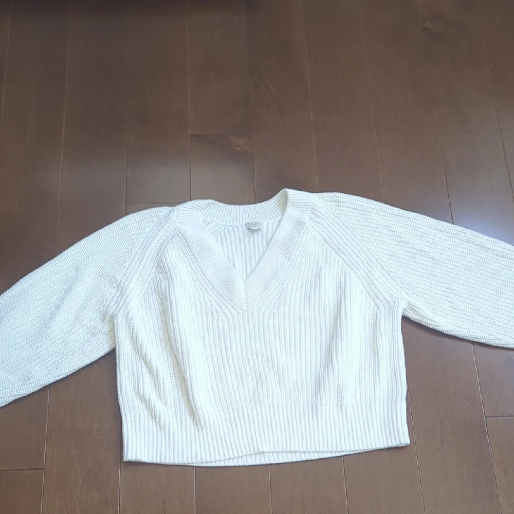 ⭐ Fisherman Knit Cream V-Neck Sweater Excellent Condition - Picture 2 of 4